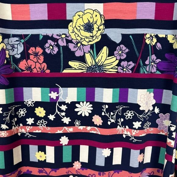 Lularoe Lynnae Top - Size Small - Picture 3 of 6